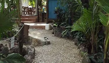 Tunich Bed and Breakfast Τουλούμ 2*,